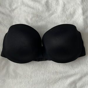 Black strapless bra